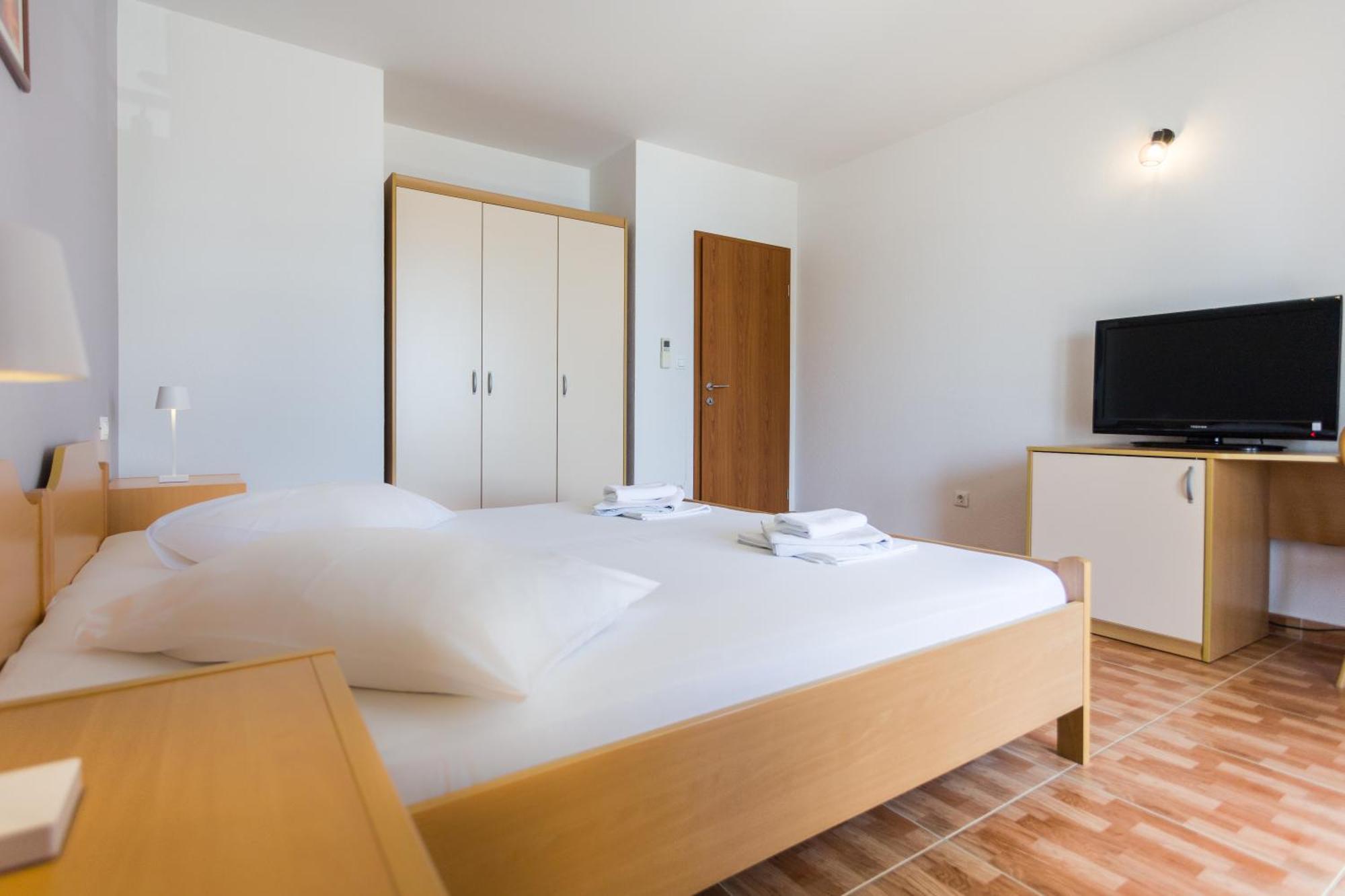 Villa Toni Dugi Rat Ngoại thất bức ảnh