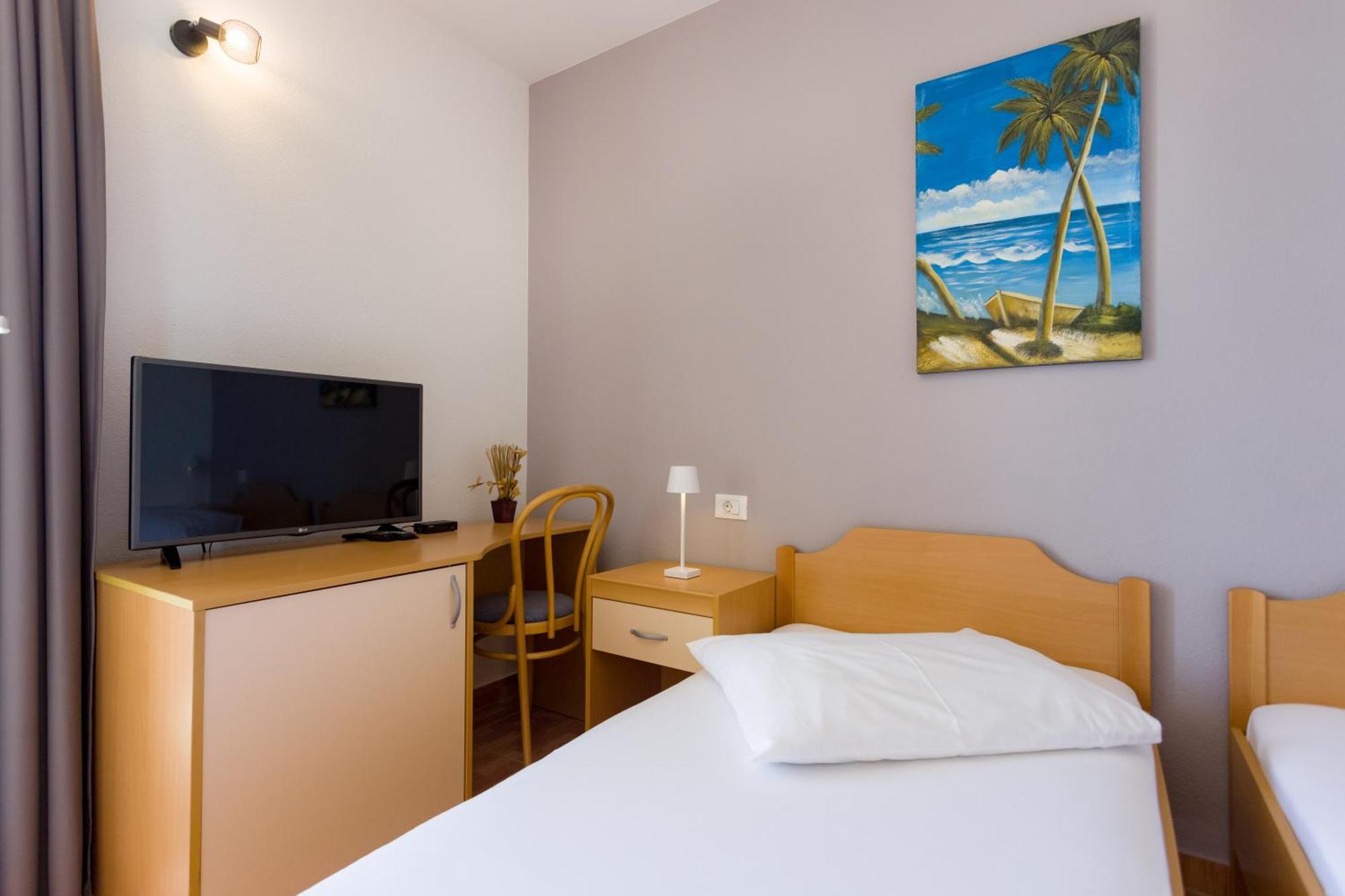 Villa Toni Dugi Rat Ngoại thất bức ảnh